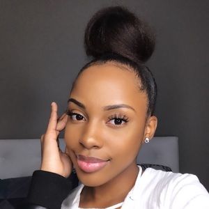 Meet your Posher, Danae